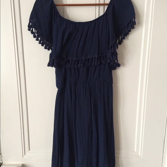 Francesca’s Alya Navy off shoulder dress size L - Picture 4 of 4
